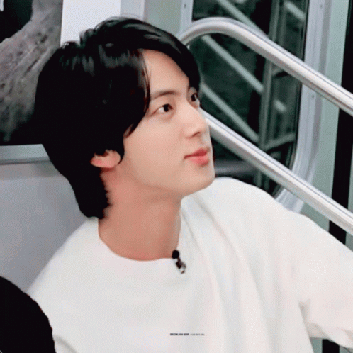 Jin is sending hearts! Jin is sending hearts!